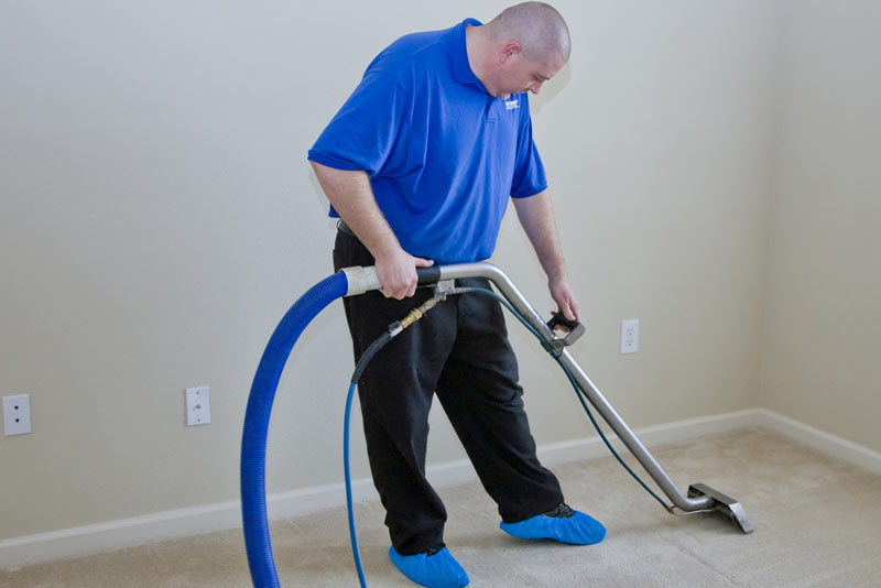 Hardwood and laminate floor cleaning